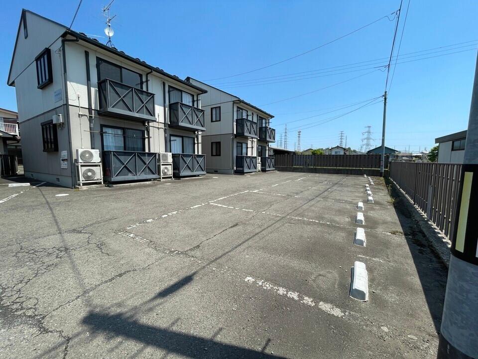 マーヴェラス・Ｙ　敷地内月極駐車場の外観・駐車場イメージ1枚目