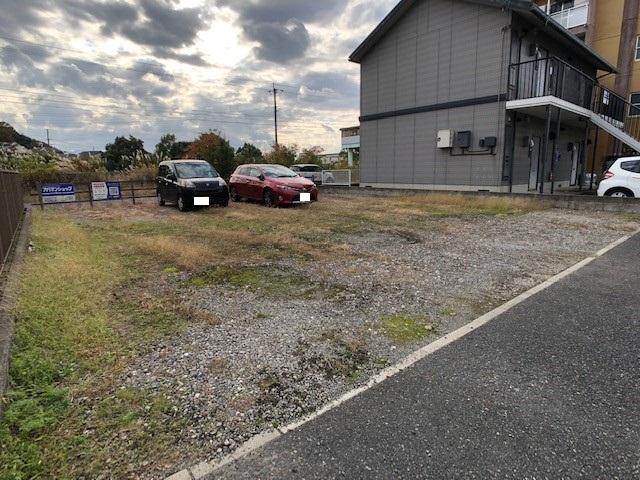 湖山町東1丁目647-13駐車場の外観・駐車場イメージ1枚目