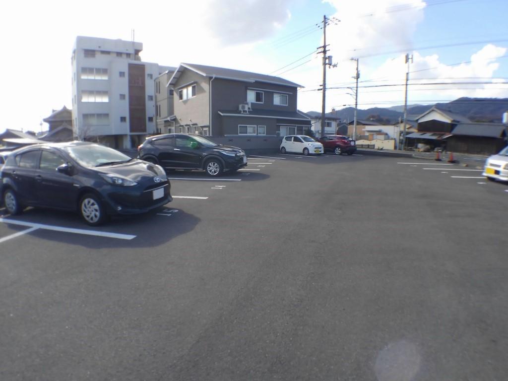 マンダリアンコート藤井(21325)の外観・駐車場イメージ3枚目
