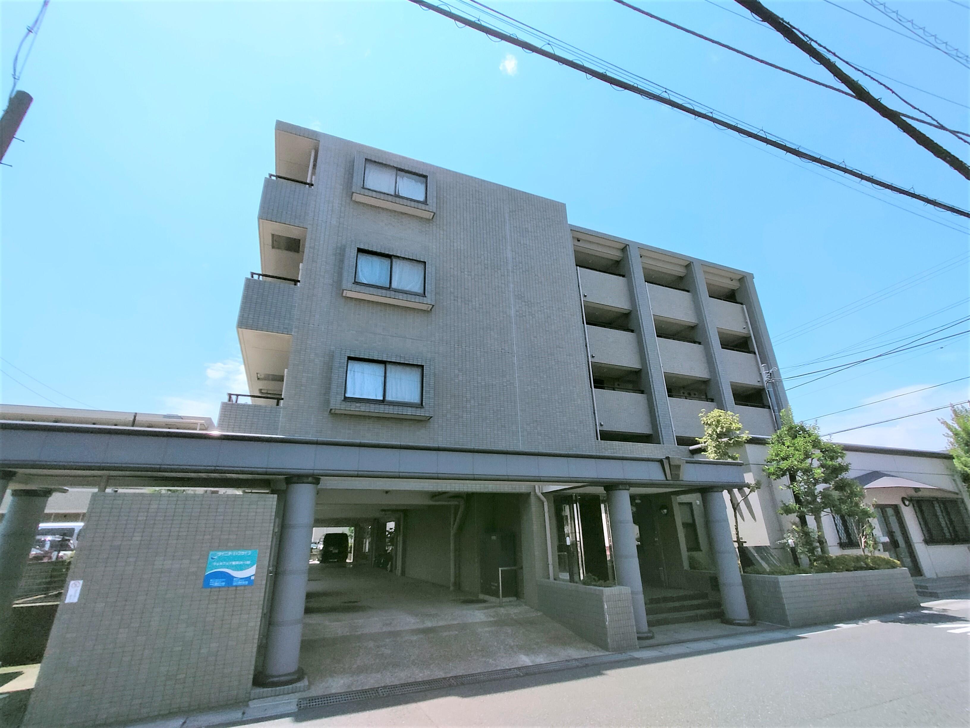 ウェルフェア富浜の外観・駐車場イメージ1枚目