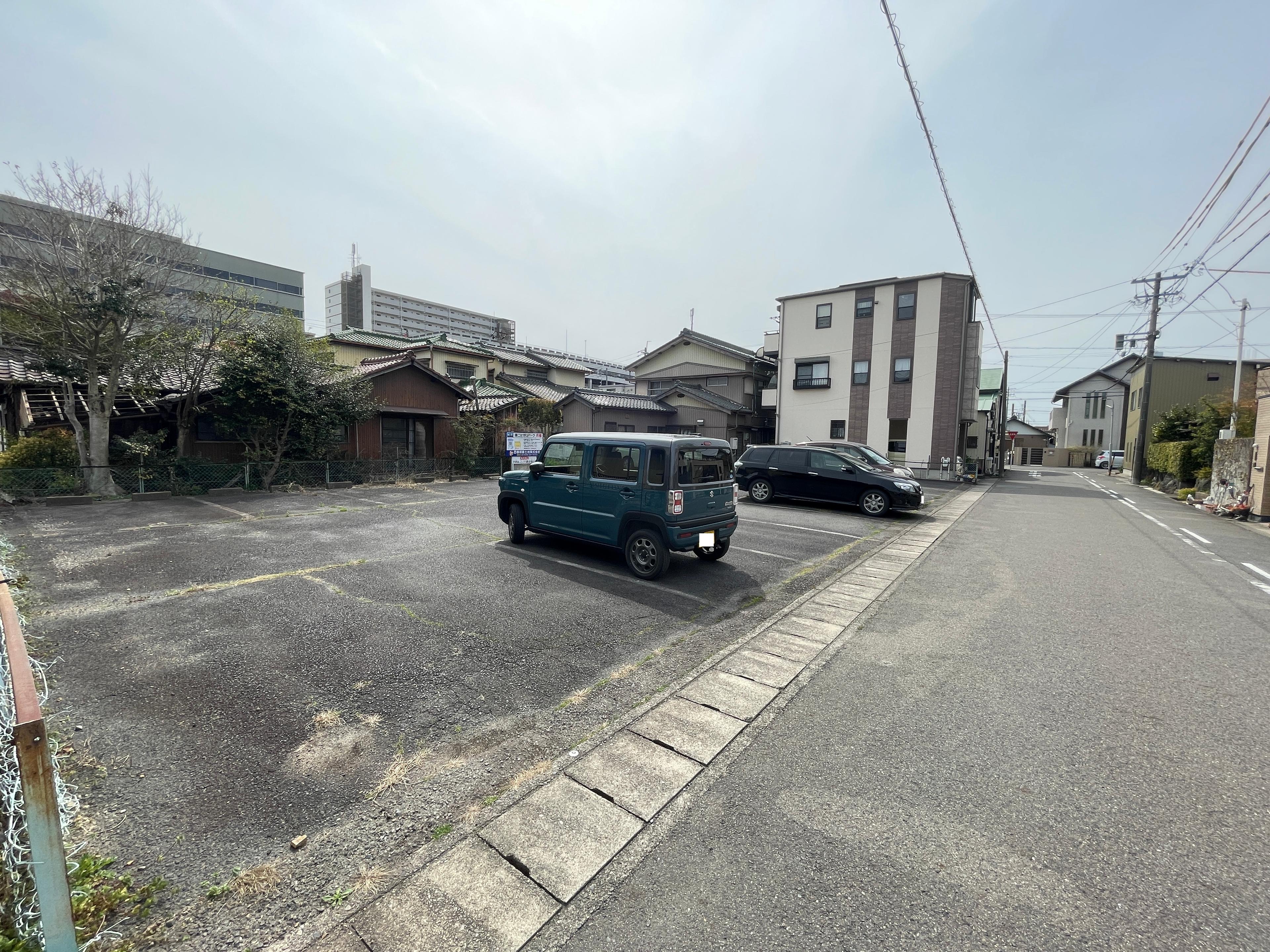 第二ヒカリパークの外観・駐車場イメージ1枚目