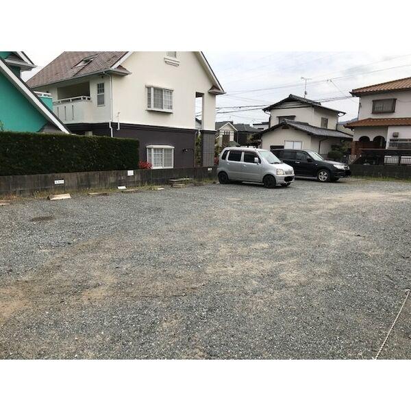 惣利4丁目月極駐車場の外観・駐車場イメージ2枚目