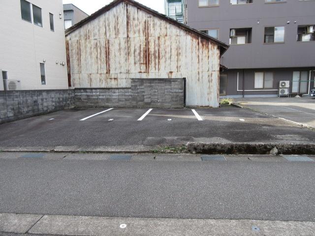 丸の内月極駐車場の外観・駐車場イメージ1枚目