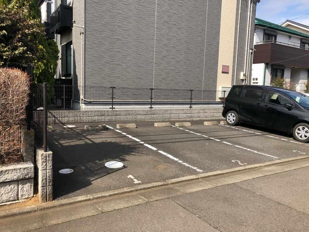 プラージュ(39845)の外観・駐車場イメージ1枚目