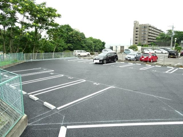 仲ヶ入駐車場の外観・駐車場イメージ2枚目
