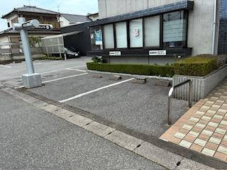 西川田5丁目月極駐車場の外観・駐車場イメージ1枚目