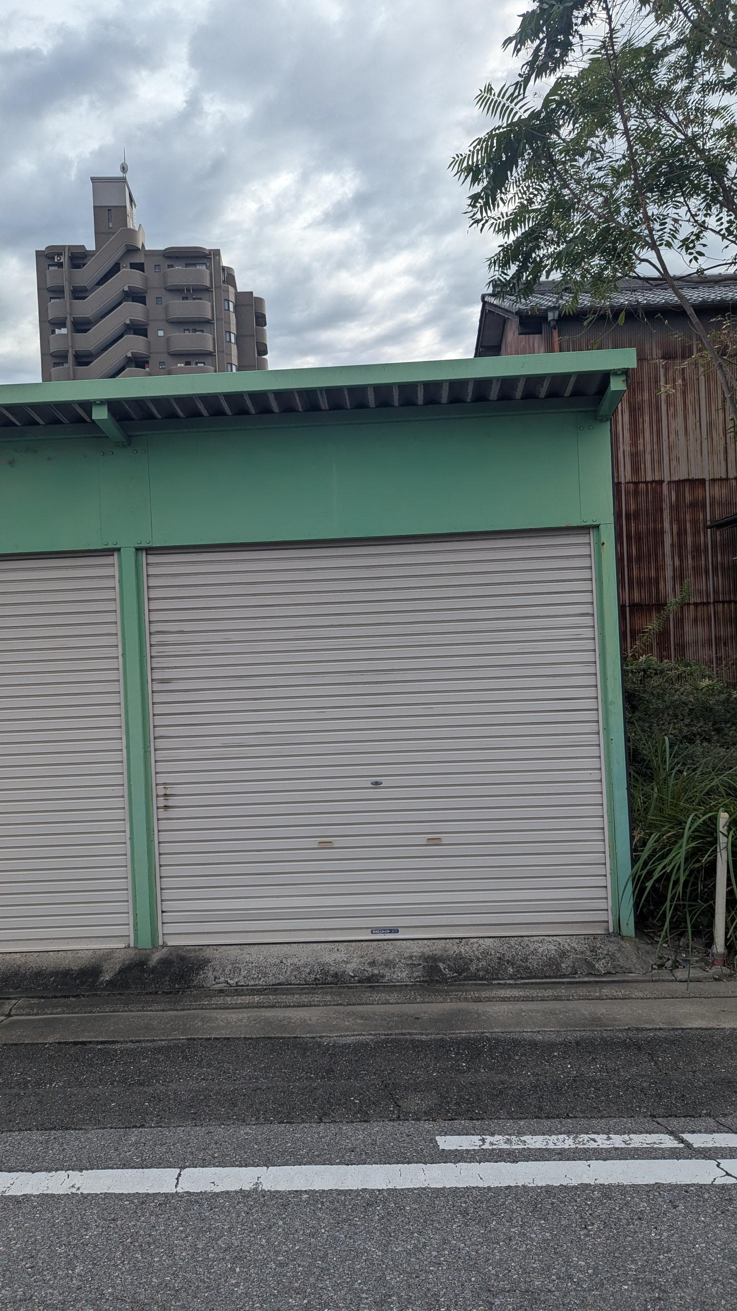 マルイワ・華蔵会桜車庫の外観・駐車場イメージ2枚目