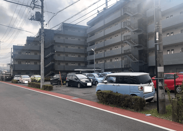 学生会館 Uni E’meal つくば春日（敷地内駐車場）の外観・駐車場イメージ1枚目