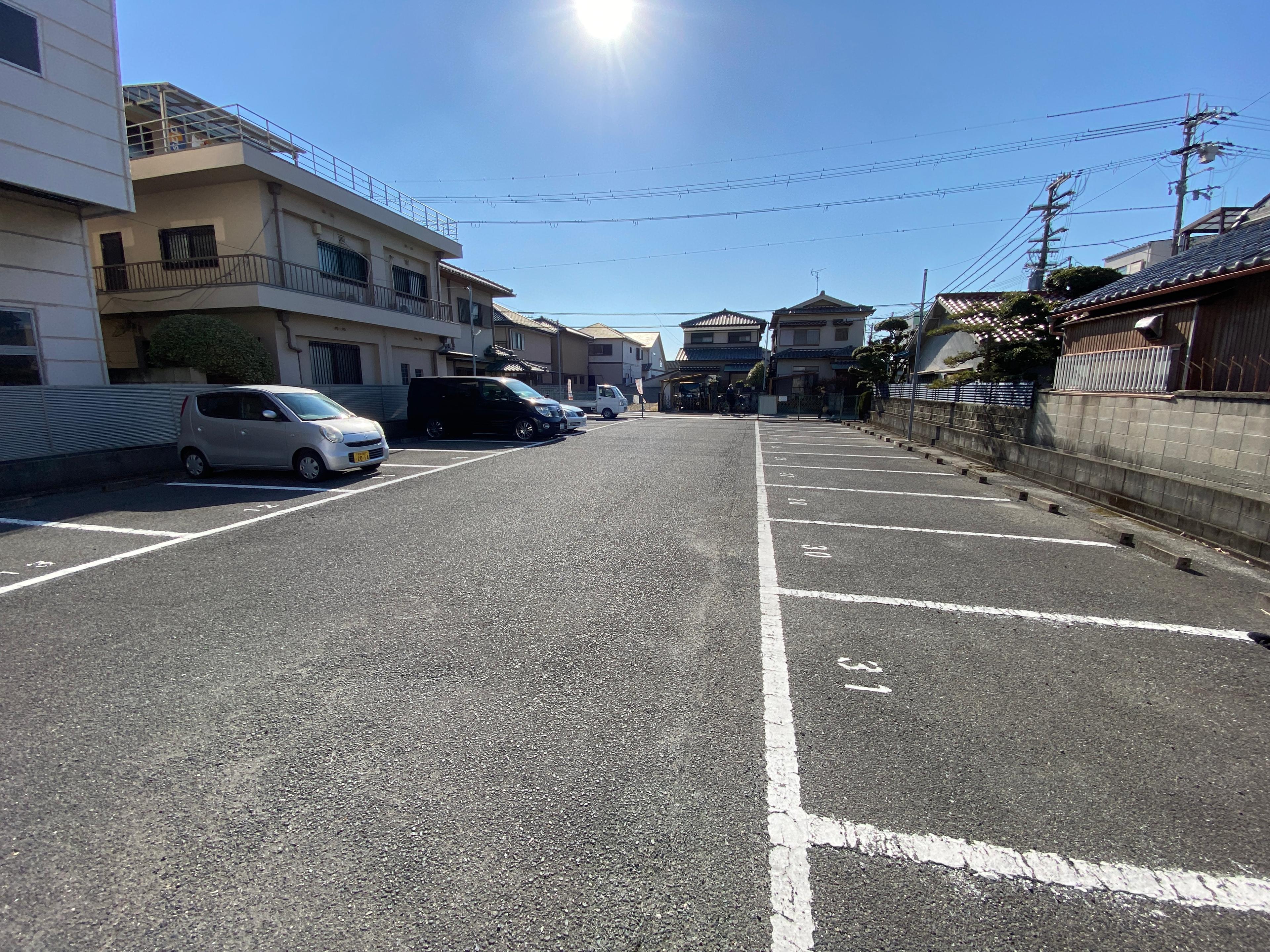 南町ガレージの外観・駐車場イメージ2枚目