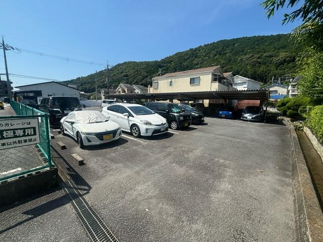 上海道町　殿西ｶﾞﾚｰｼﾞの外観・駐車場イメージ2枚目