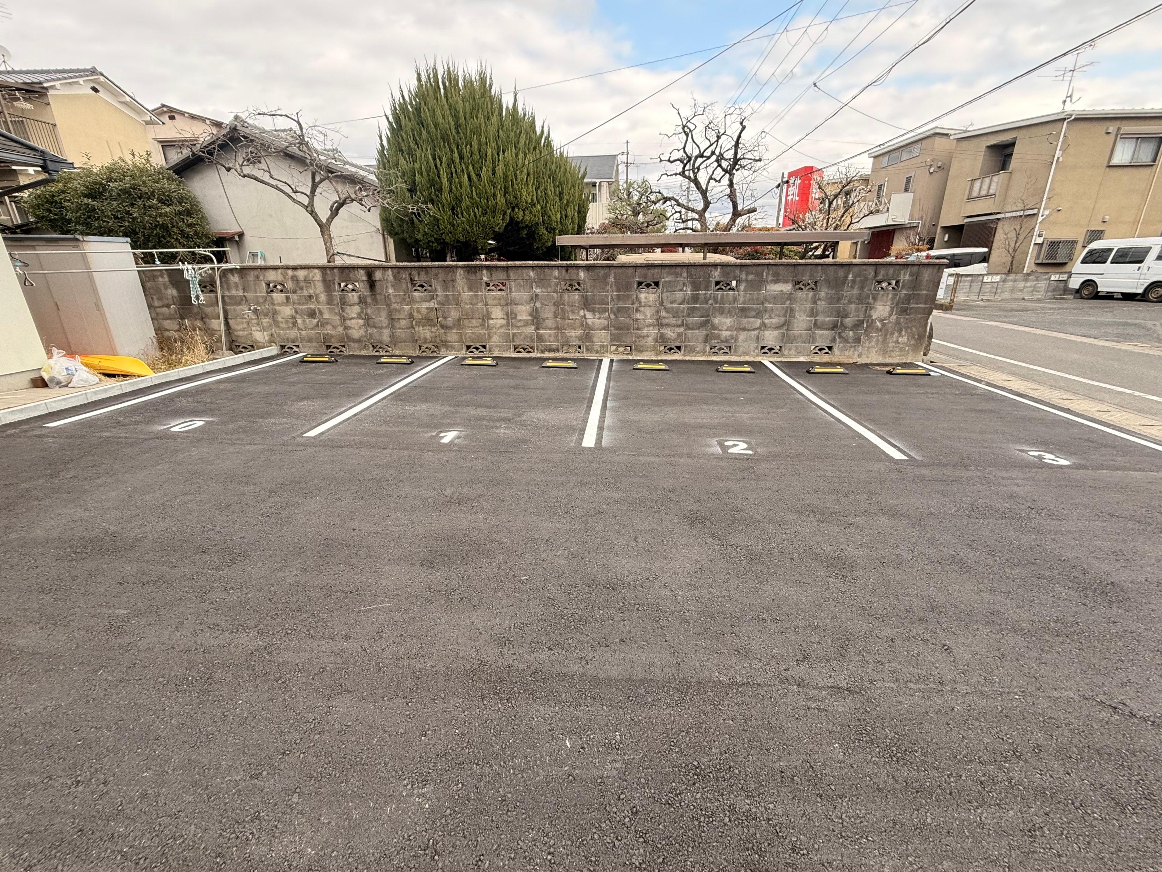 久世南垣内ガレージの外観・駐車場イメージ1枚目