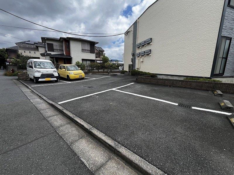 ピュアタウン(27864)の外観・駐車場イメージ2枚目