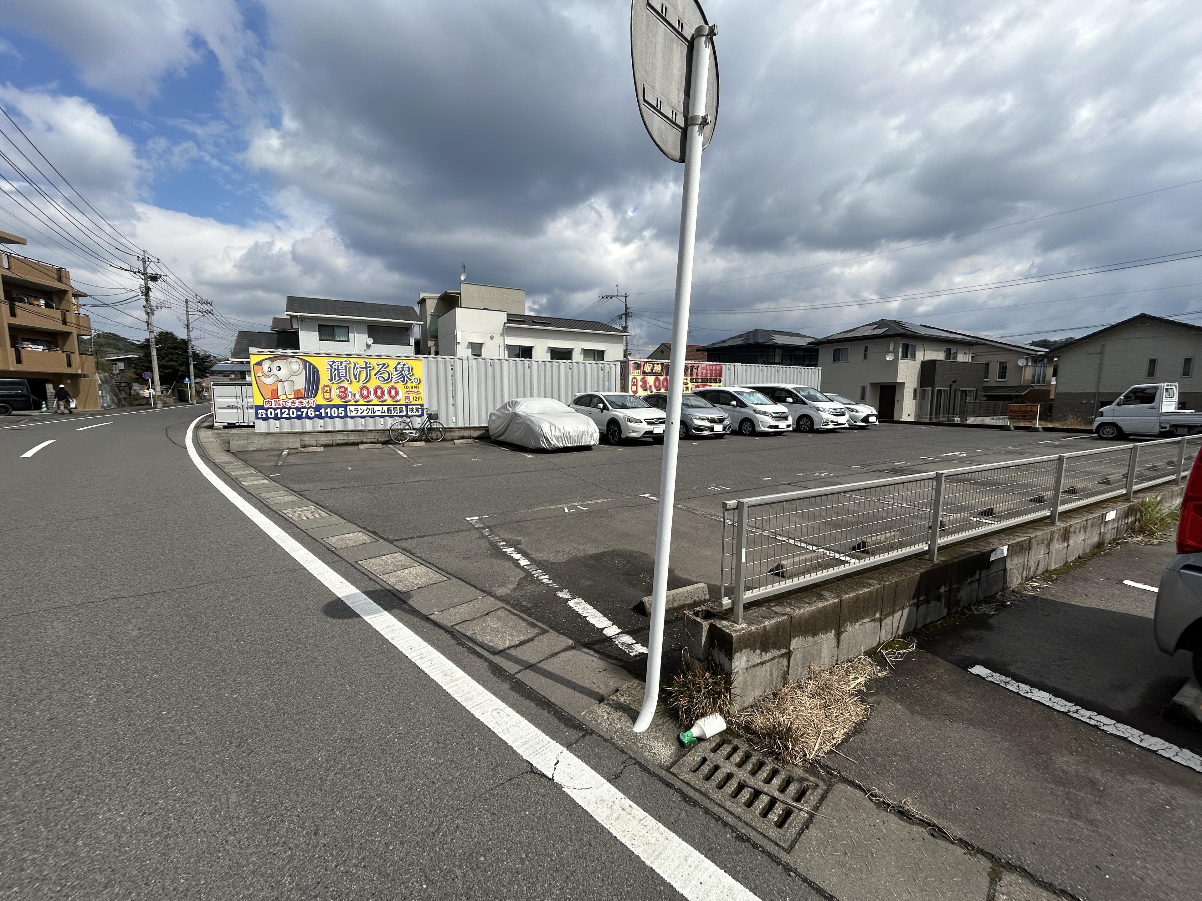 ｵｰﾄ･ｽｸｳｪｱｰ薬師Ⅲの外観・駐車場イメージ3枚目