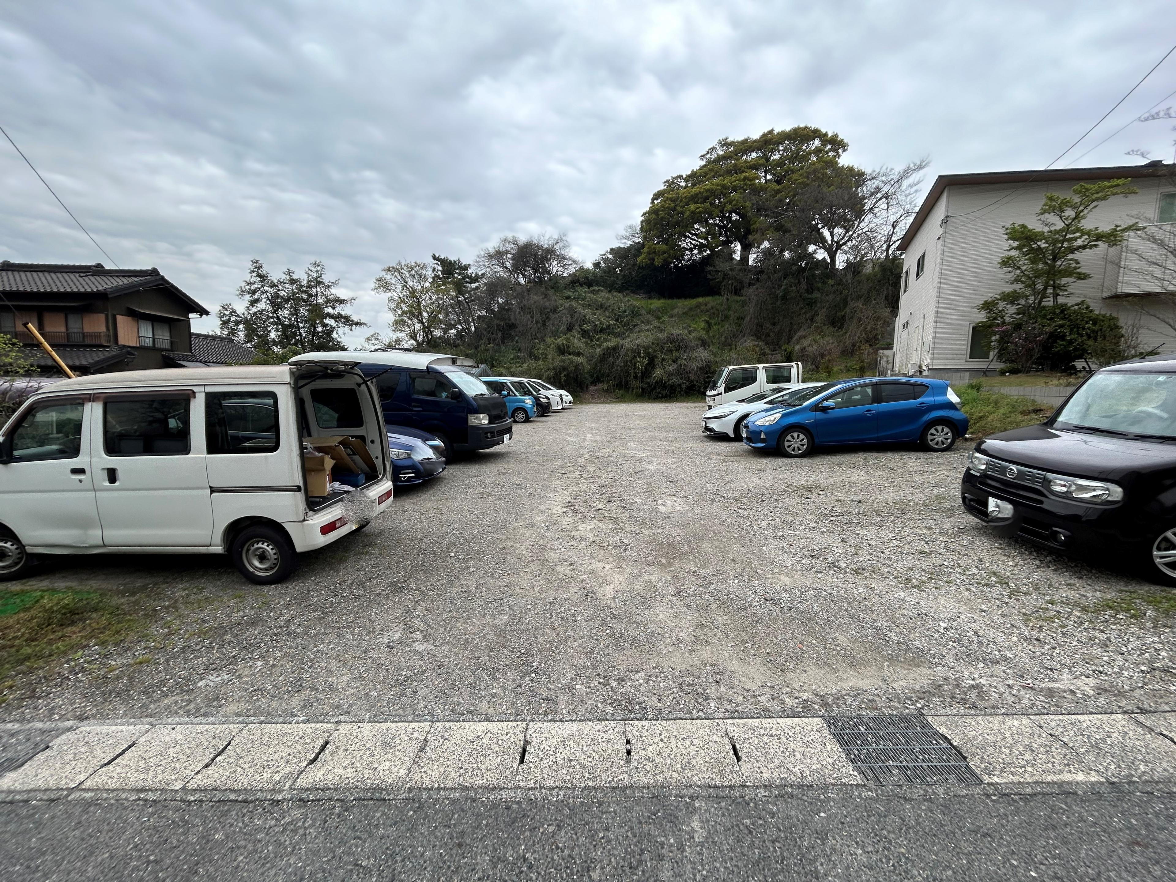 000047の外観・駐車場イメージ3枚目