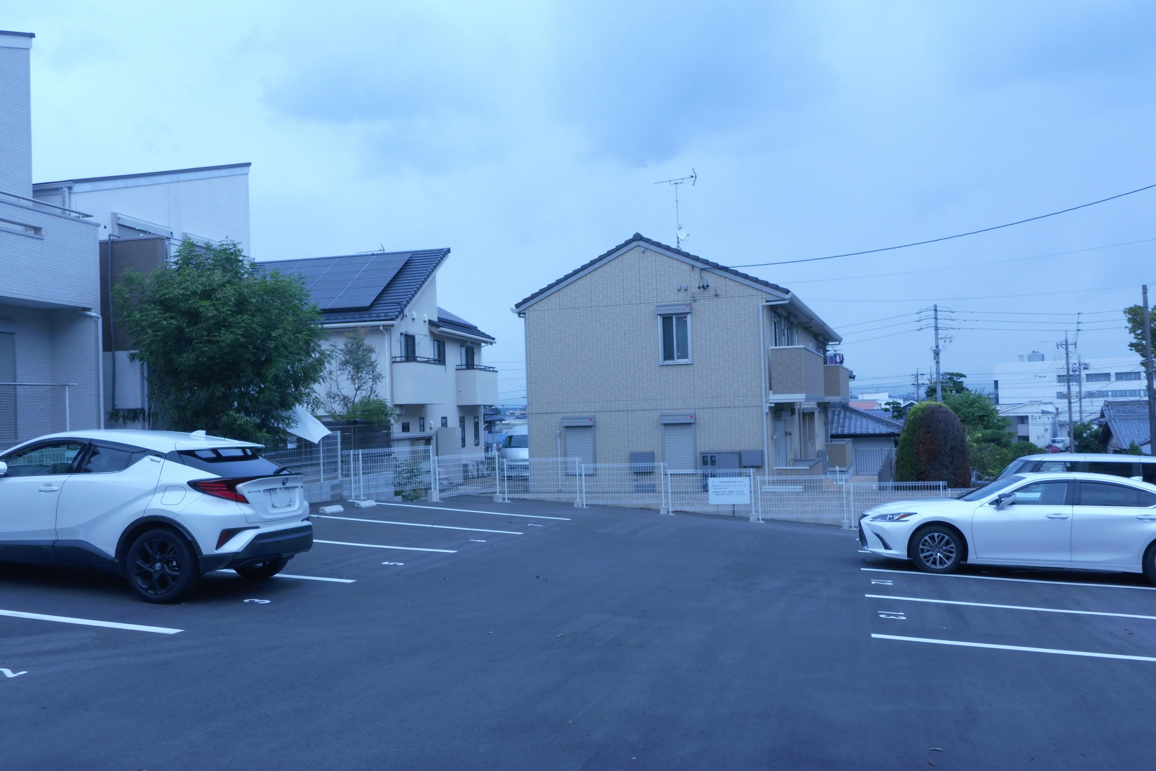 320144の外観・駐車場イメージ1枚目