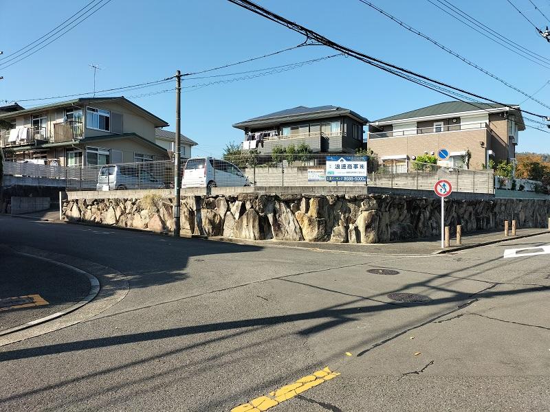 南平台４丁目 ﾓｰﾀｰﾌﾟｰﾙの外観・駐車場イメージ1枚目