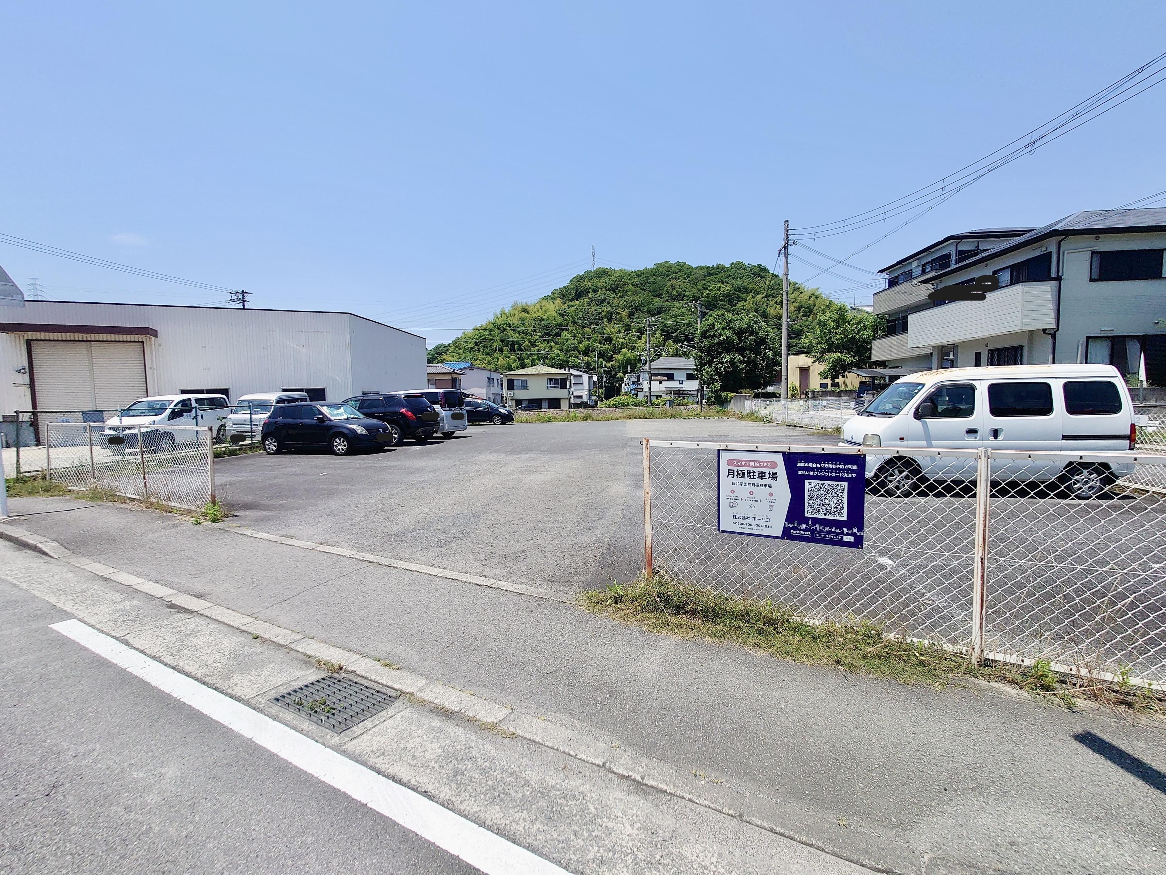 智弁学園前月極駐車場の外観・駐車場イメージ1枚目