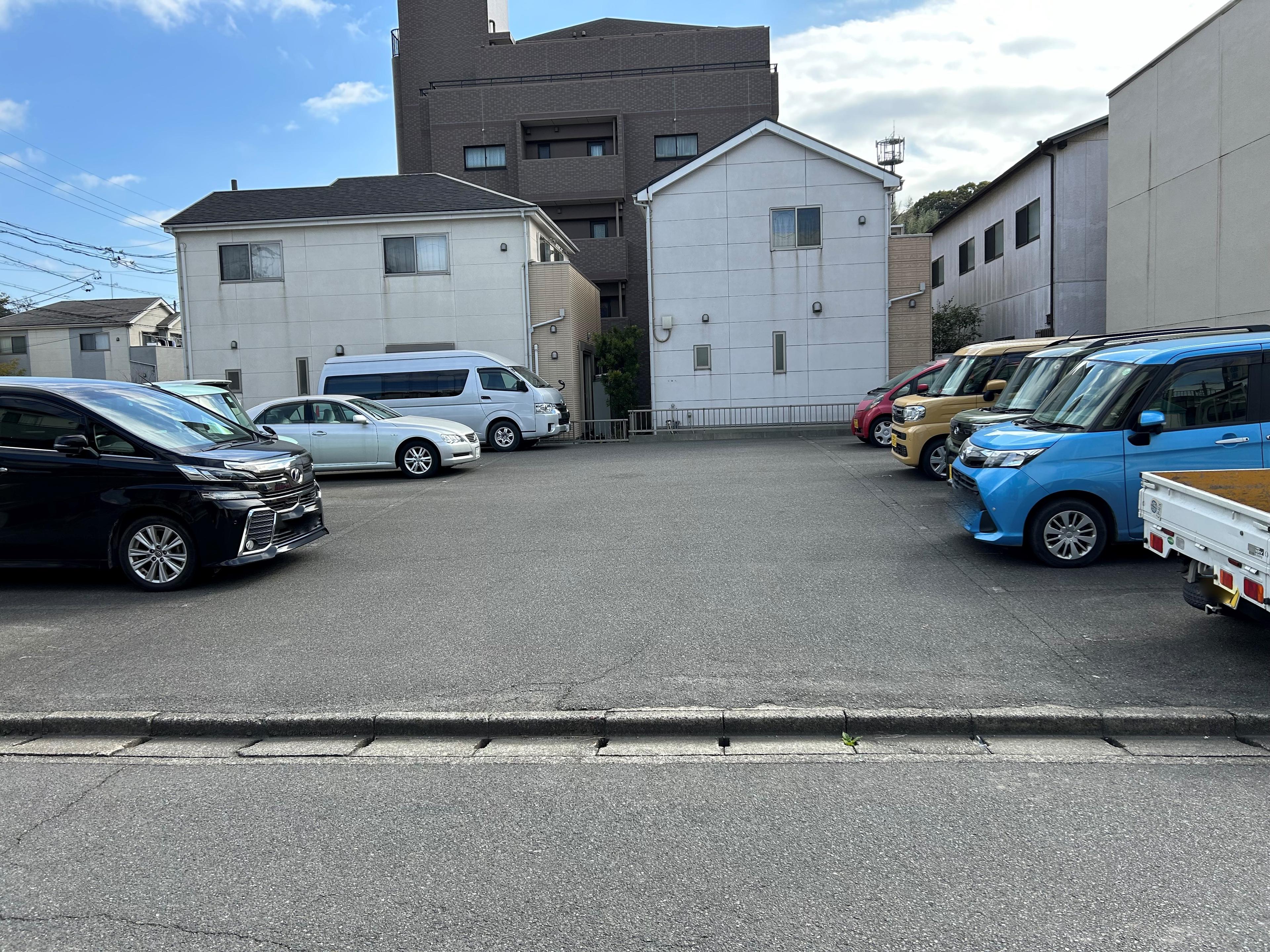 000113の外観・駐車場イメージ3枚目