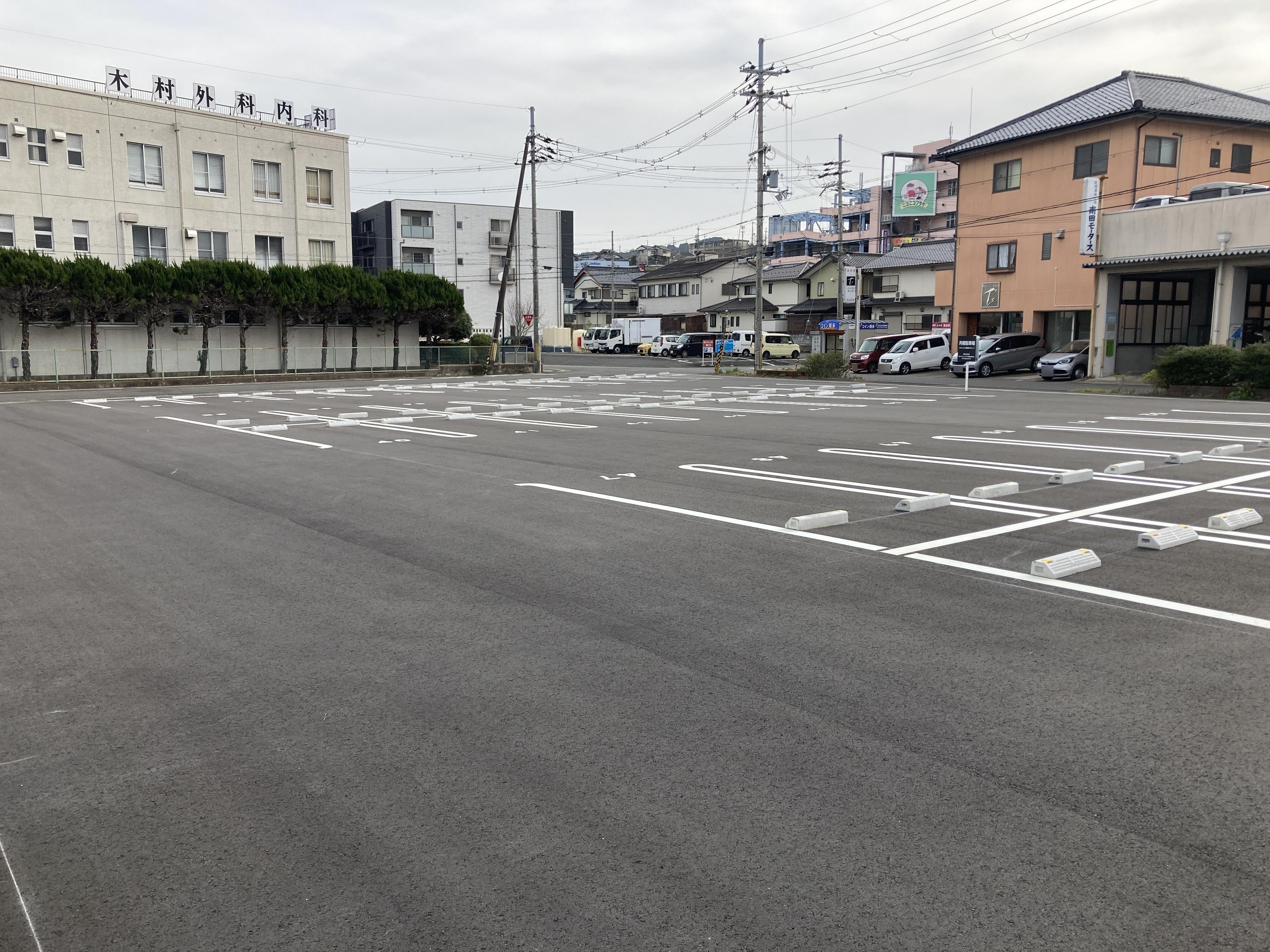 ブルジェオン駅南第２ガレージの外観・駐車場イメージ2枚目