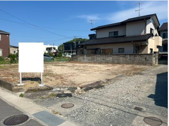 内郷御厩町4丁目月極駐車場の外観・駐車場イメージ1枚目
