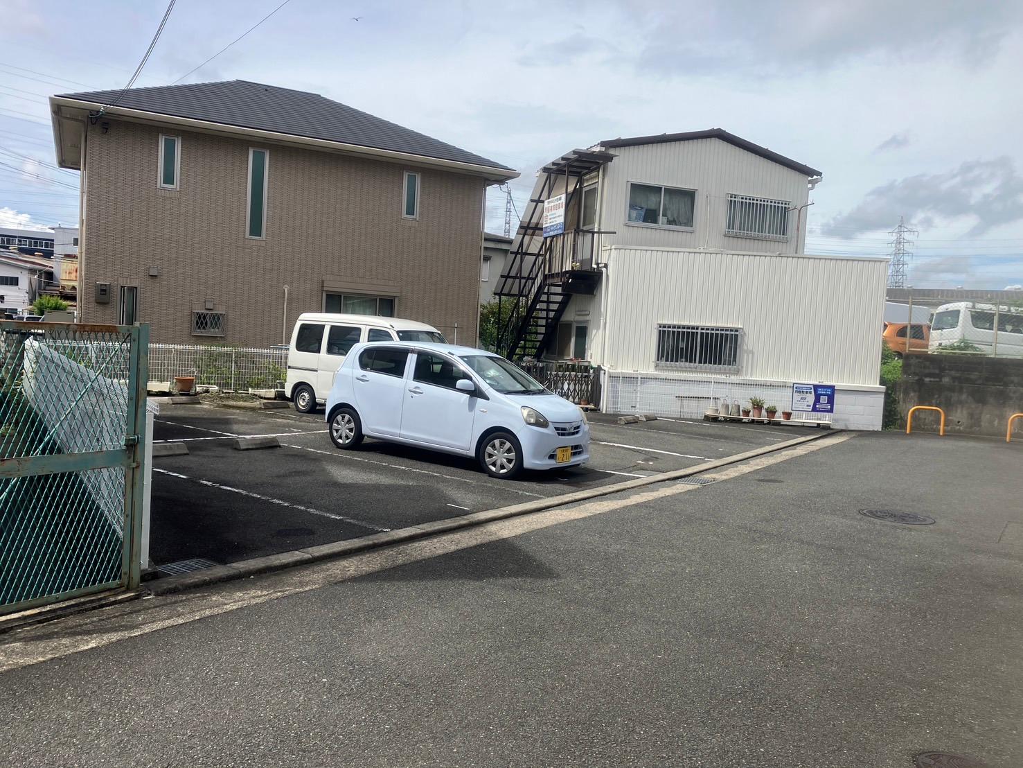 野村中町山村駐車場の外観・駐車場イメージ3枚目