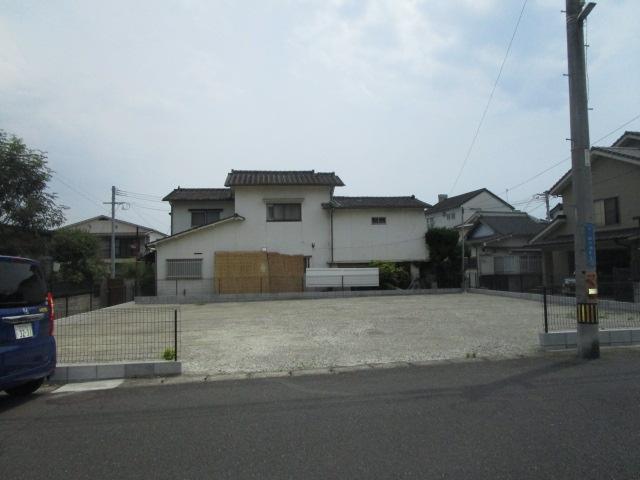 亀川四の湯パーキングの外観・駐車場イメージ1枚目