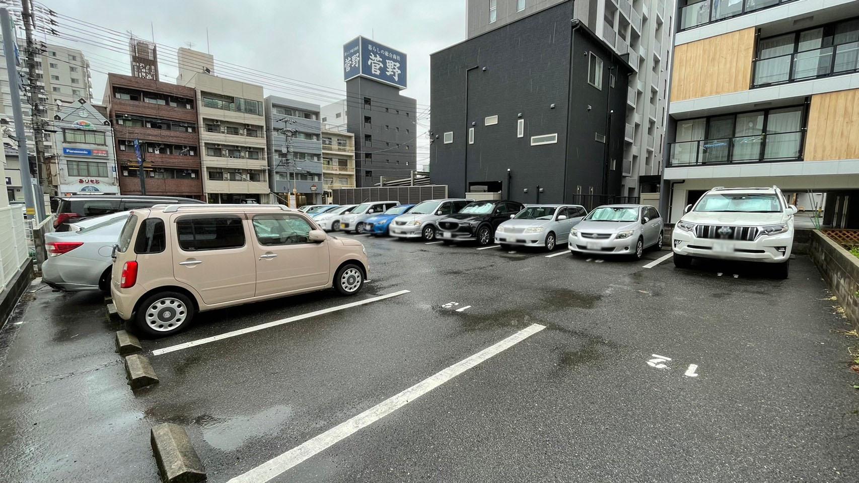 菅野ガレージⅡ（吉島町）の外観・駐車場イメージ2枚目