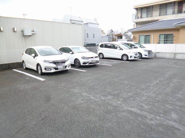関駐車場の外観・駐車場イメージ2枚目