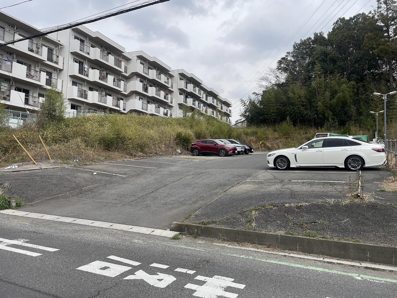 根本月極駐車場の外観・駐車場イメージ3枚目