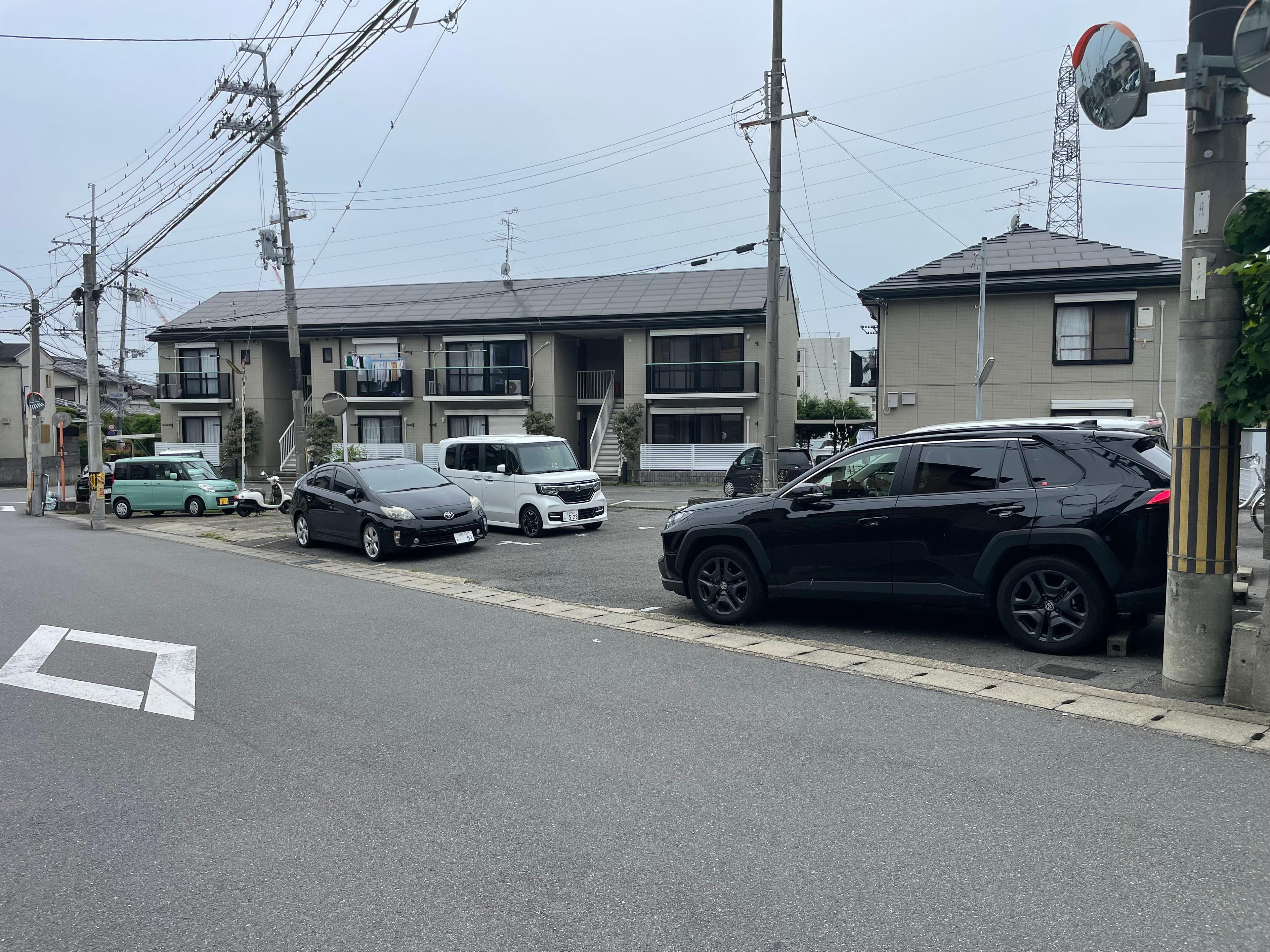 珍事町ガレージの外観・駐車場イメージ1枚目