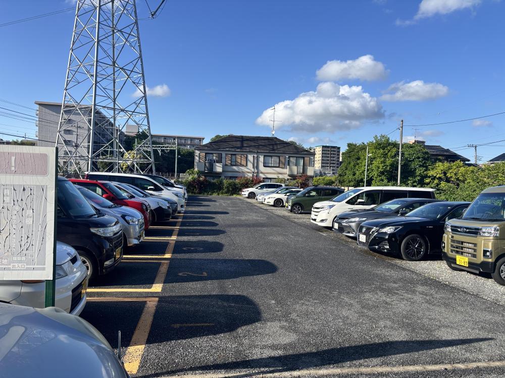 岡上駐車場の外観・駐車場イメージ2枚目