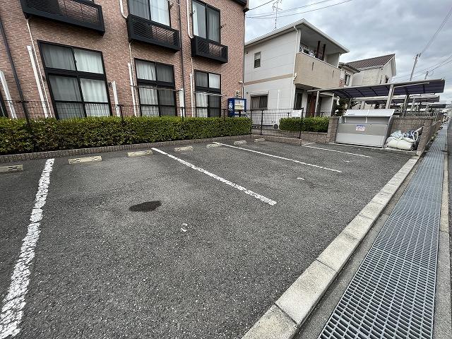 メイクリポーズ(42493)の外観・駐車場イメージ1枚目