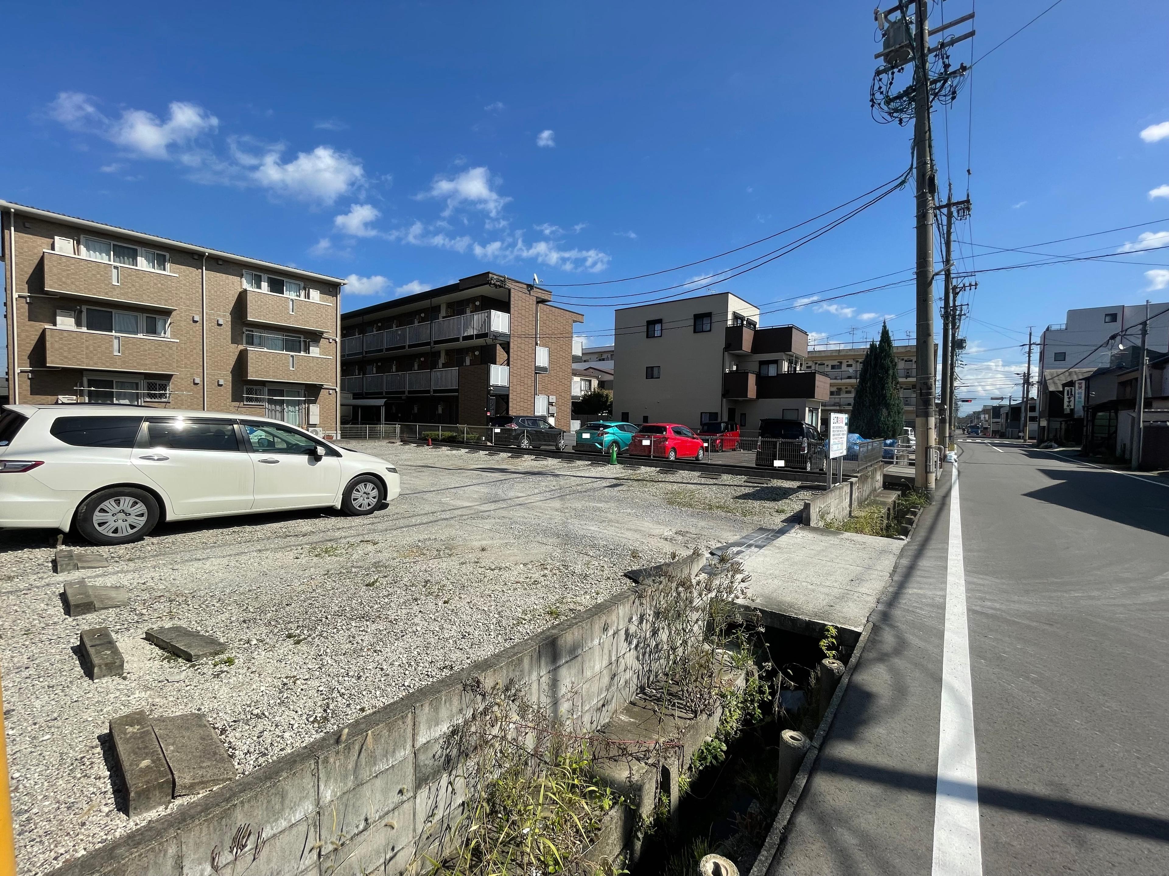 出口東駐車場の外観・駐車場イメージ2枚目