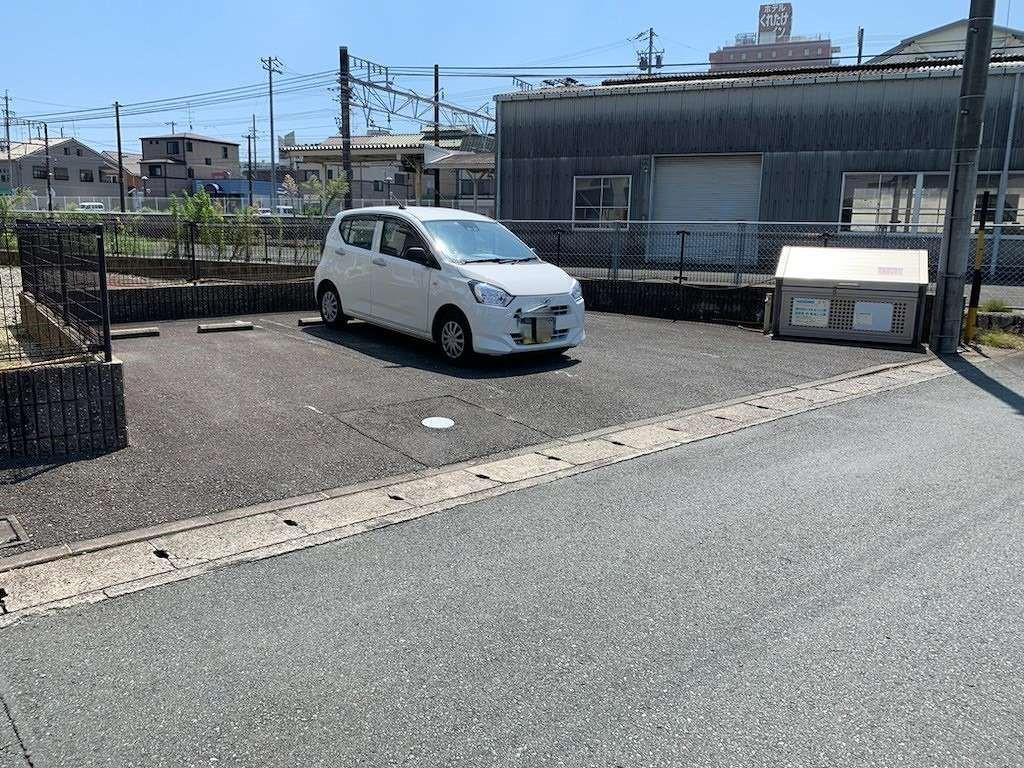 リヴァージュオカベＥ(23059)の外観・駐車場イメージ1枚目