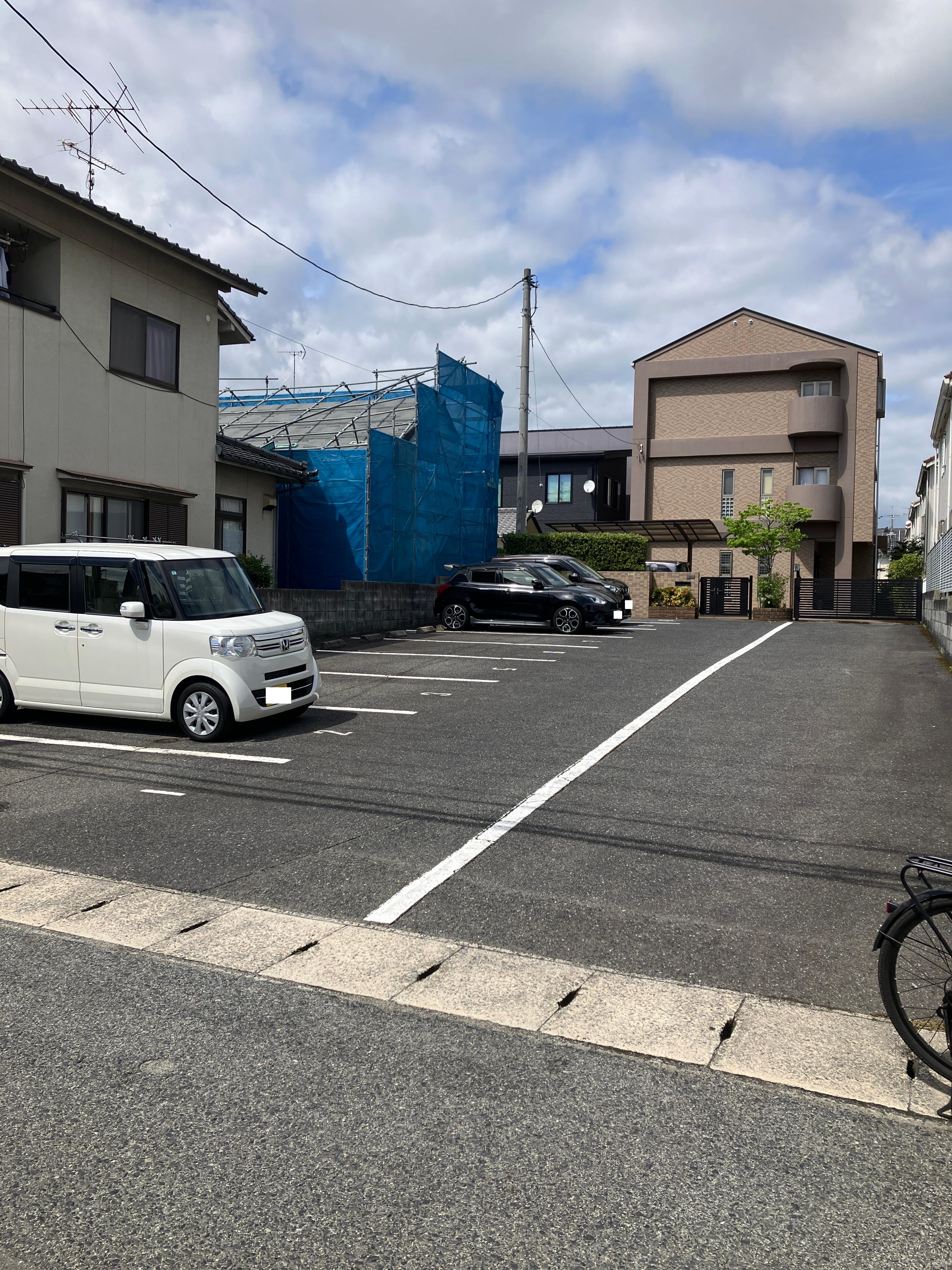 南幸町2ガレージの外観・駐車場イメージ2枚目