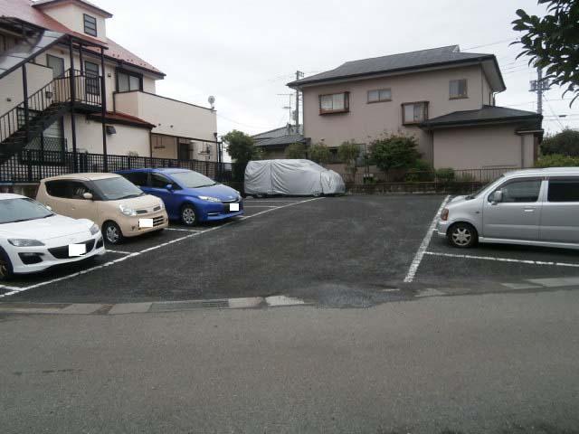 菅間月極駐車場の外観・駐車場イメージ2枚目