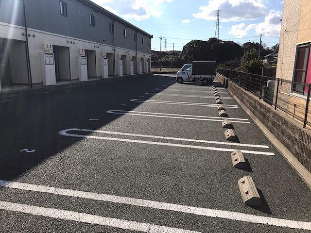 岡津(33351)の外観・駐車場イメージ1枚目