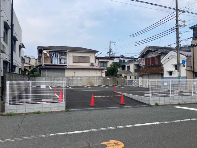 すみれモータープールの外観・駐車場イメージ1枚目