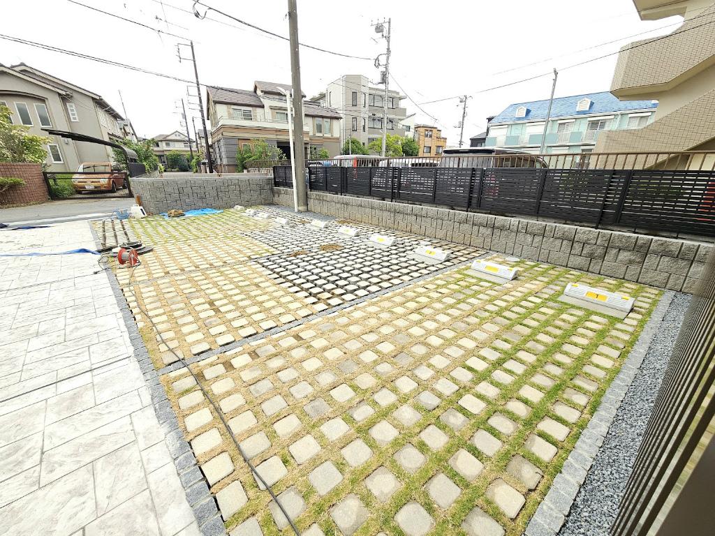ヴィラ原木中山の外観・駐車場イメージ2枚目