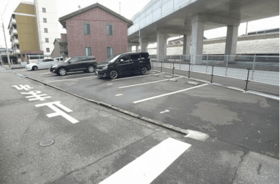 ウィルモア長土塀月極駐車場の外観・駐車場イメージ1枚目