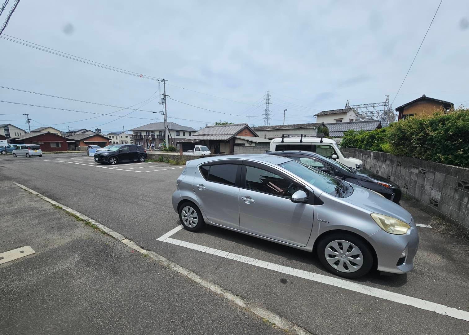 高塚駐車場の外観・駐車場イメージ3枚目