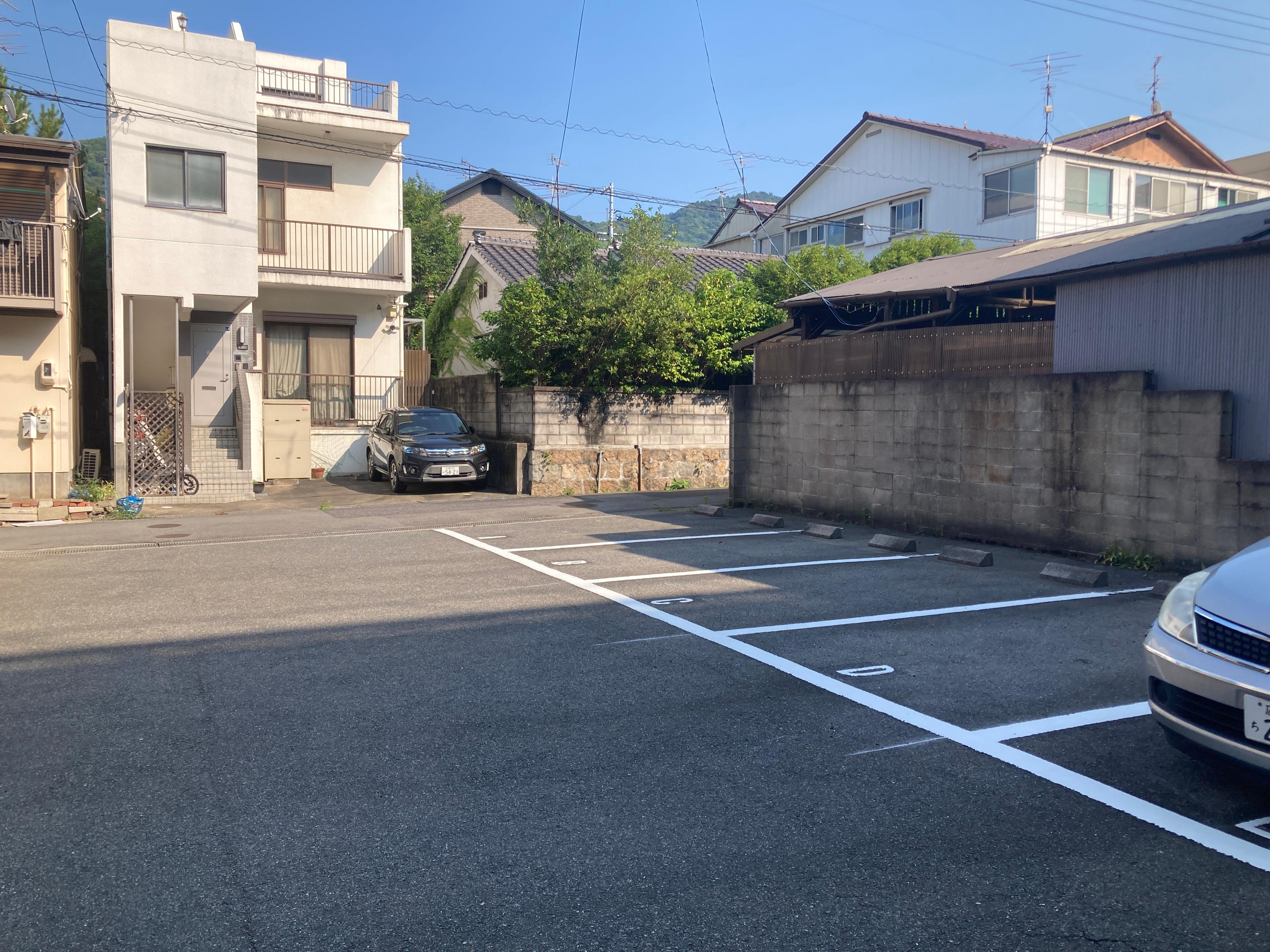 大木ガレージの外観・駐車場イメージ1枚目