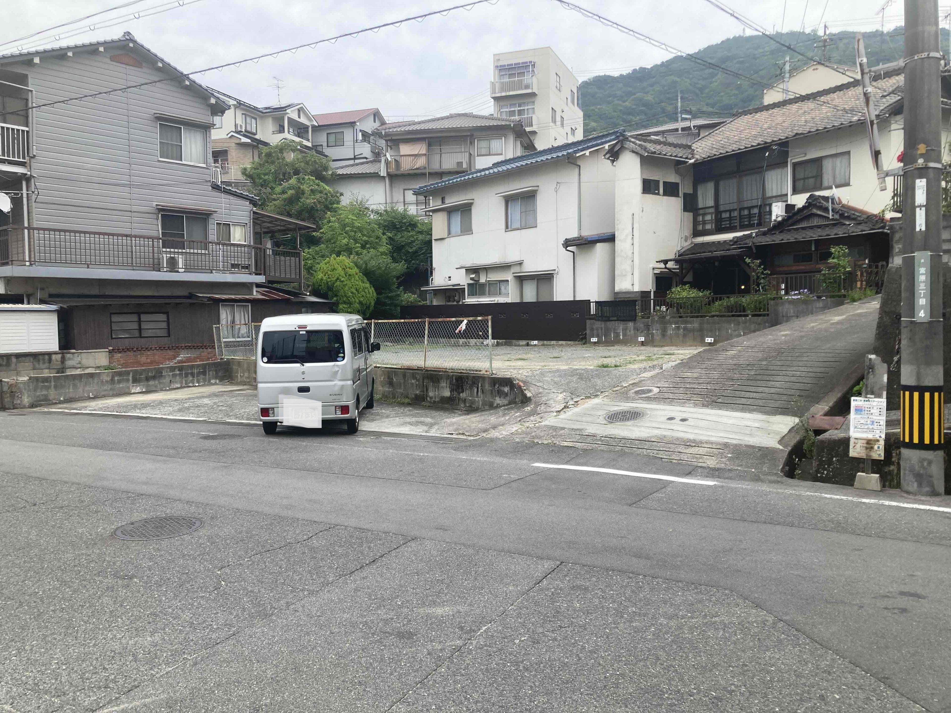 髙橋ガレージ（宮原３丁目　宮原高校前）の外観・駐車場イメージ1枚目