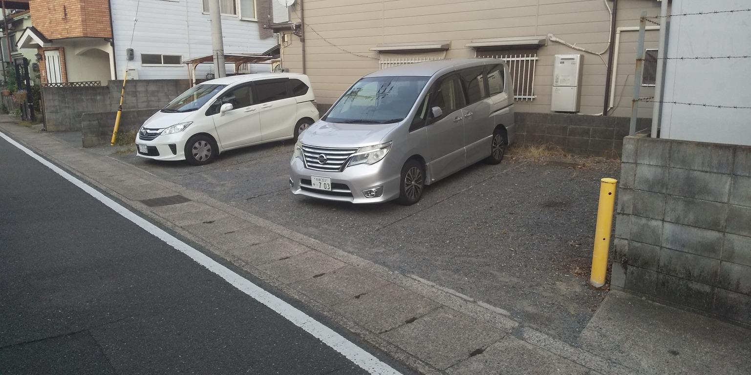 上桂御霊神社ガレージの外観・駐車場イメージ1枚目