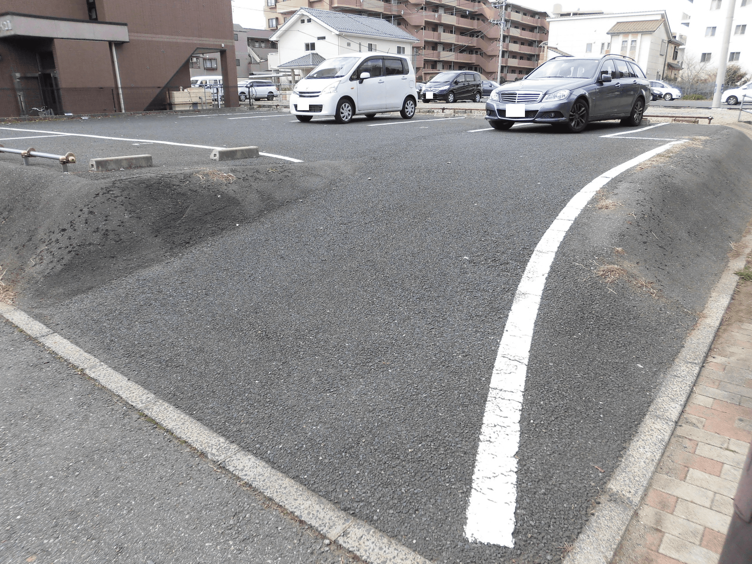 ゆりのき台第１の外観・駐車場イメージ1枚目