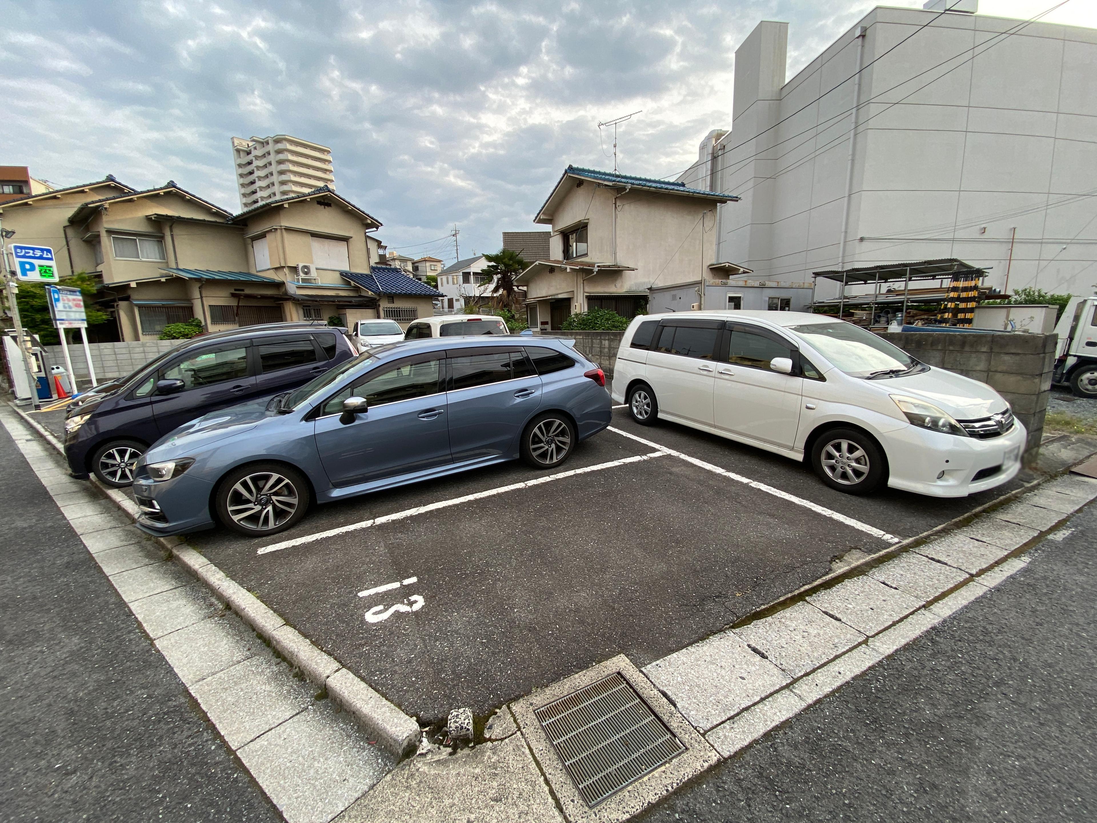 戸坂くるめ木ガレージの外観・駐車場イメージ2枚目