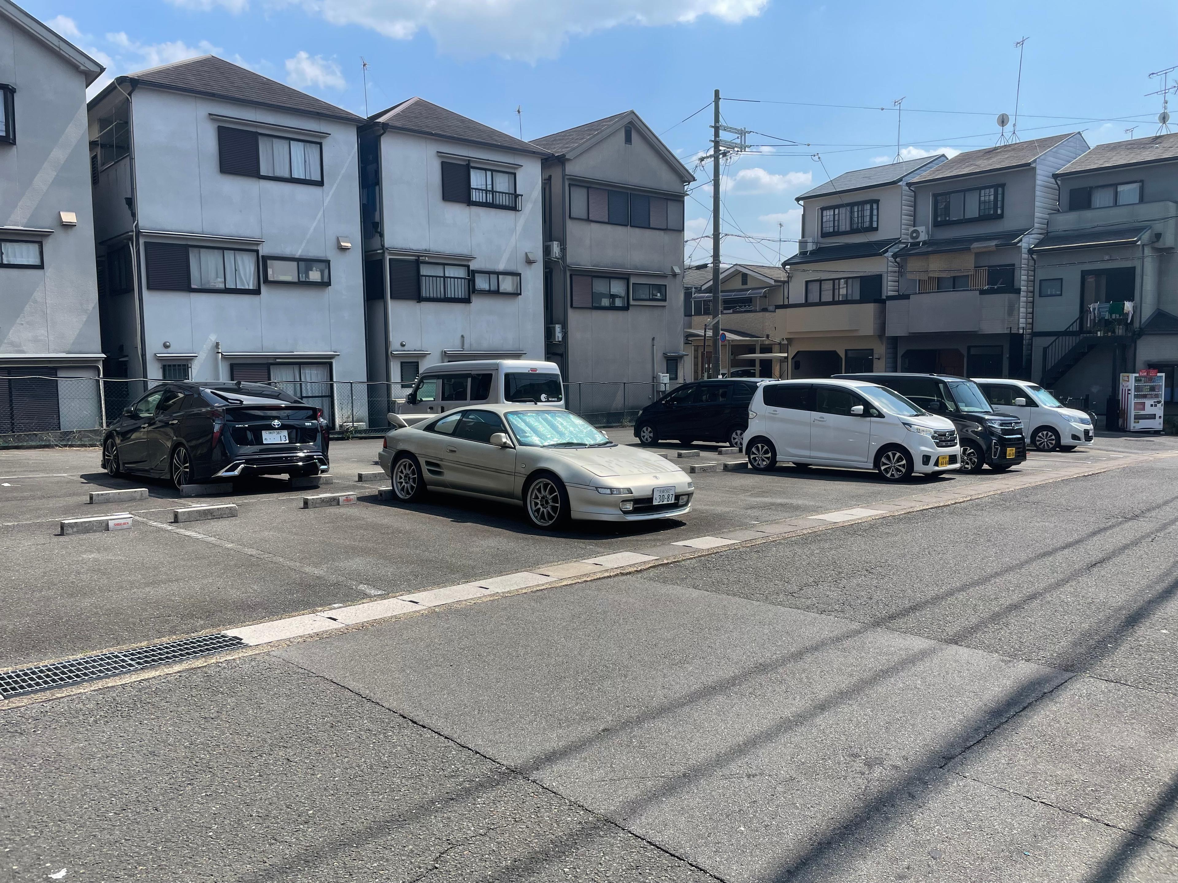 中村ガレージの外観・駐車場イメージ1枚目