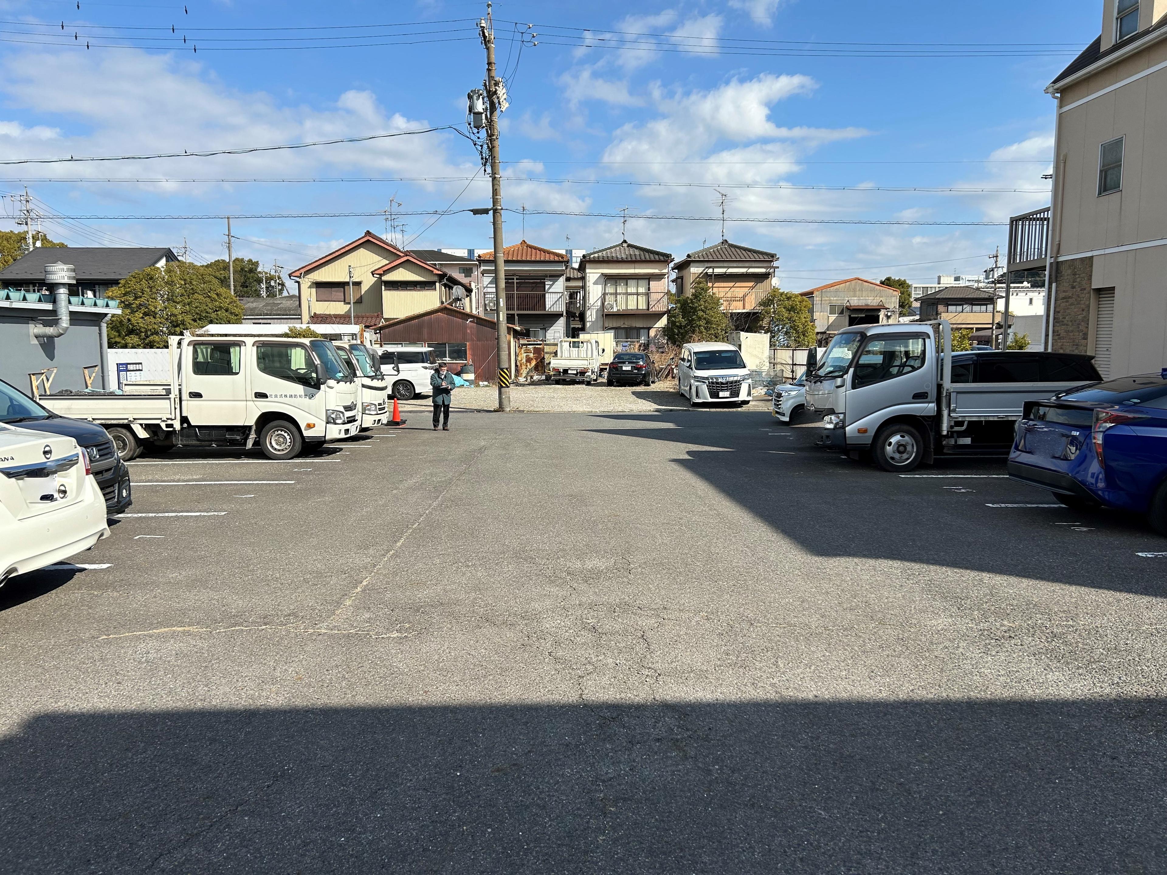 000058の外観・駐車場イメージ3枚目