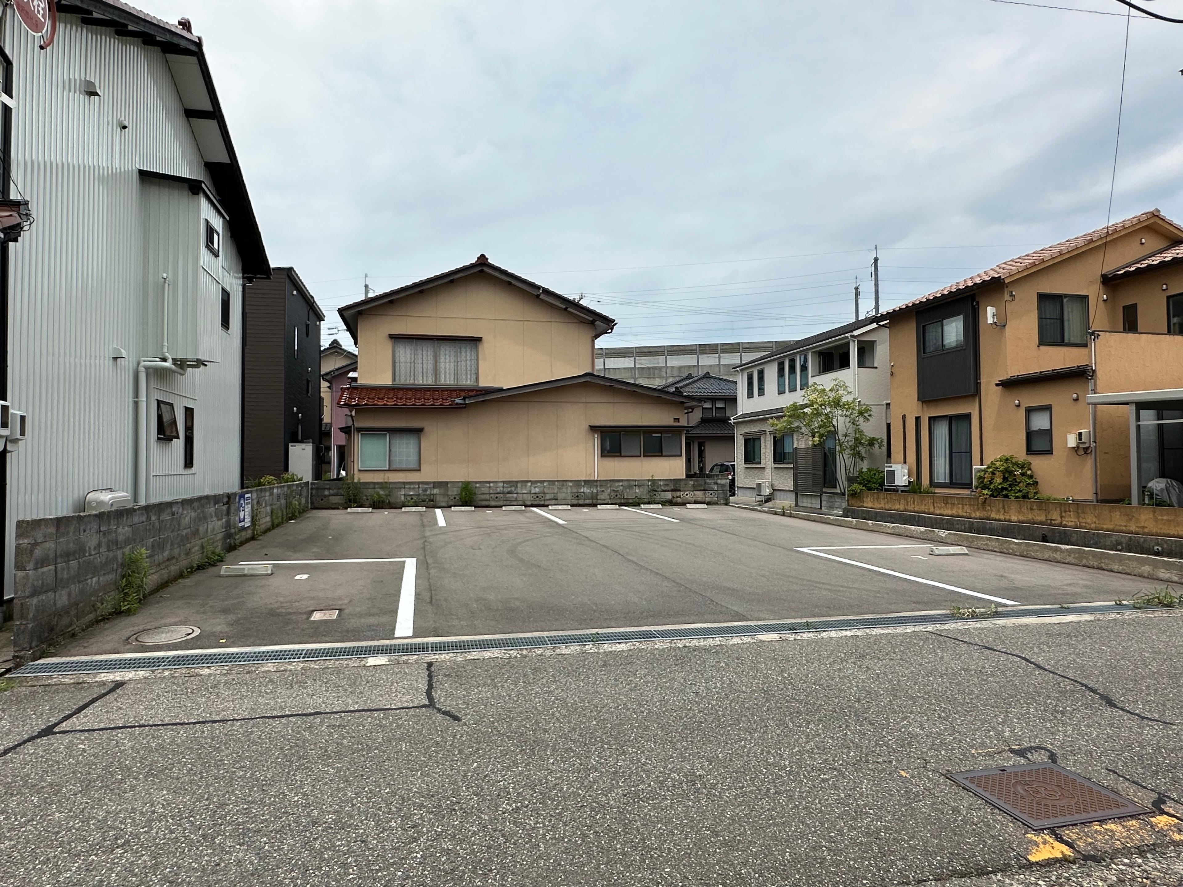 神谷内町Tパーキングの外観・駐車場イメージ2枚目