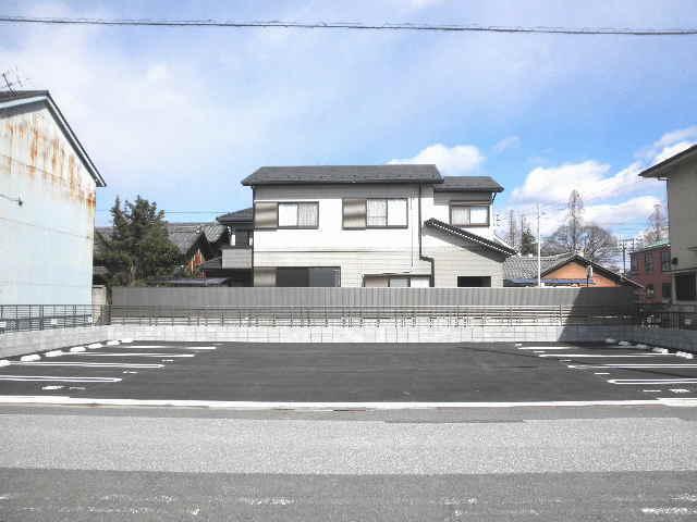 ワイズ・真清田 第7駐車場の外観・駐車場イメージ2枚目